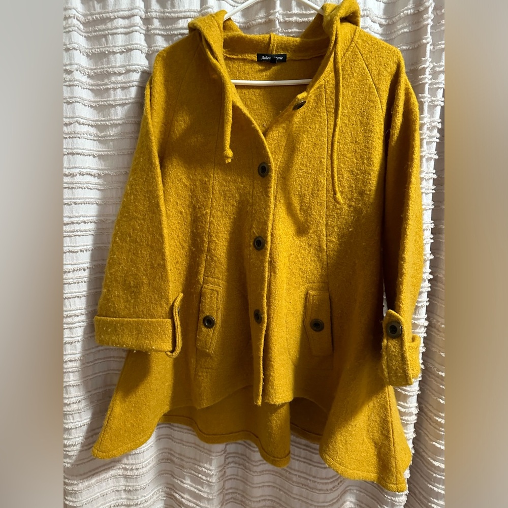 Super cute jacket, mustard color